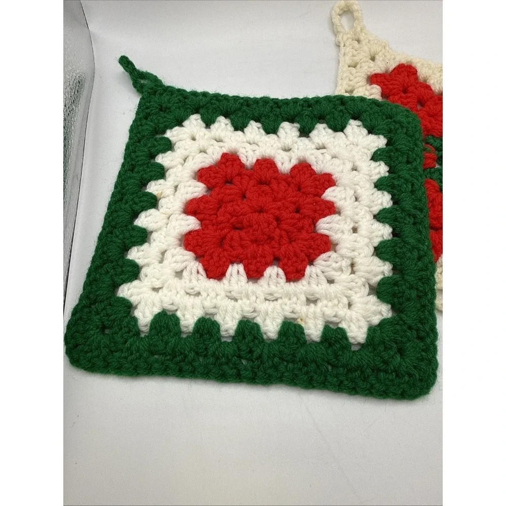 Vintage Christmas Lot of 2 Crocheted Pot Holders MCM  Grandmacore‎ Kitschy